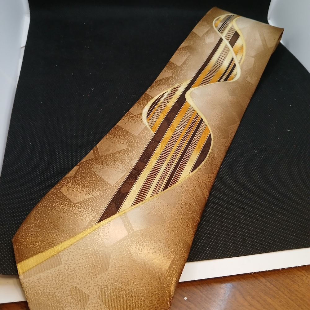 Golden Fratello Tie.  HANG